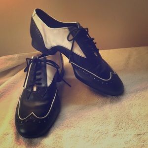 Men’s Capezio wingtip ballroom shoes 11.5